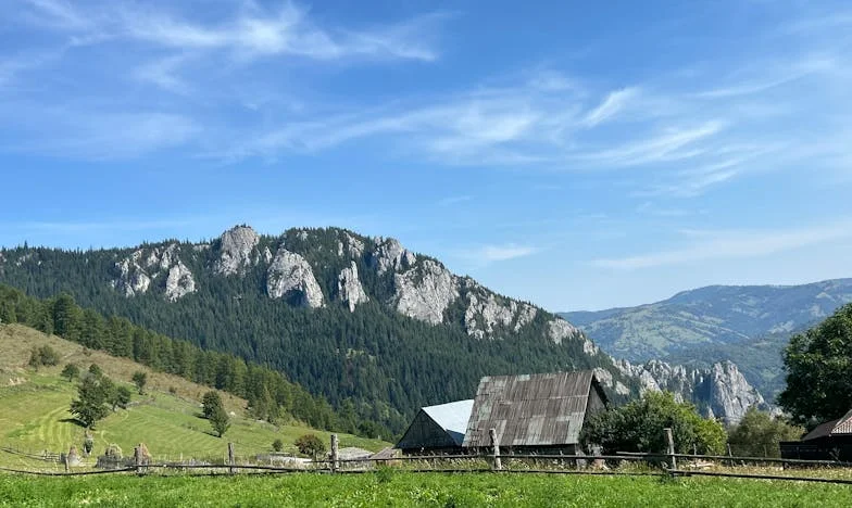 Kifogások és kimondatlan szavak: Egy magyar család mindennapi harca a szeretetért