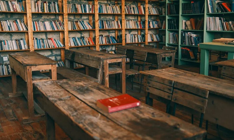 Ne siess az esküvővel, Dóra! – Egy menyasszony menekülése a zsarnoki családtól