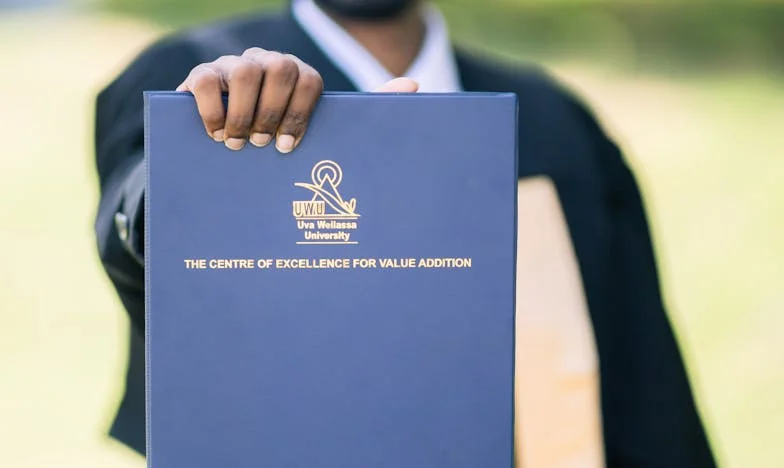 „A férjem telefonján találtam egy másik nő üzeneteit” – Egy magyar asszony vallomása a hűtlenségről és önmagáról