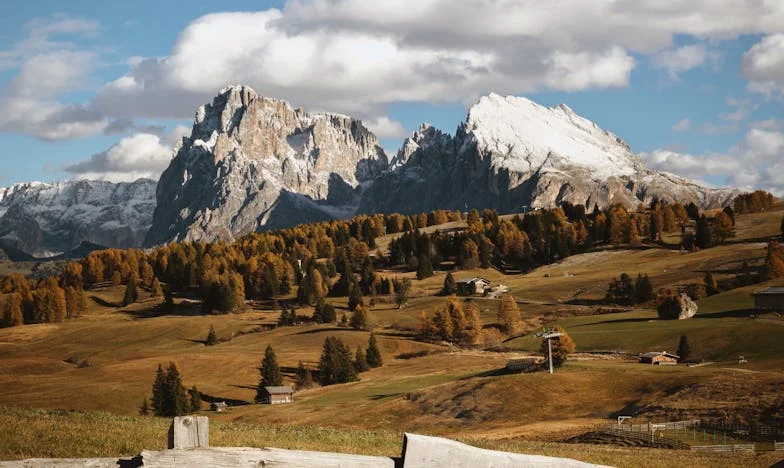 Amikor az anyósom átvette az irányítást az otthonunk felett: Egy harc a saját határaimért és a családi békéért