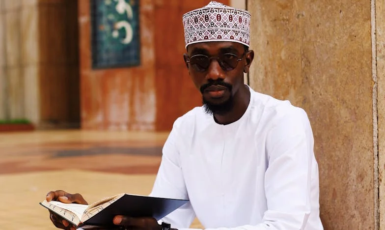 Egyetlen telefonhívás mindent megváltoztatott – amikor a férjem hangját hallottam a legjobb barátnőm mobilján