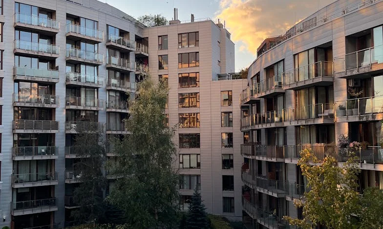 Idegen a saját családomban – Egy esküvői lakoma az otthonomban és a határaimért vívott harc