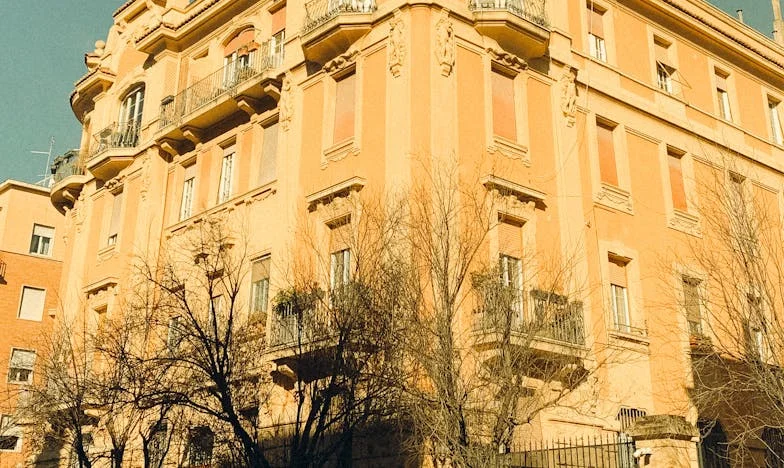 „Nem vagyok élősködő!” – Egy magyar meny küzdelme a férje családjában