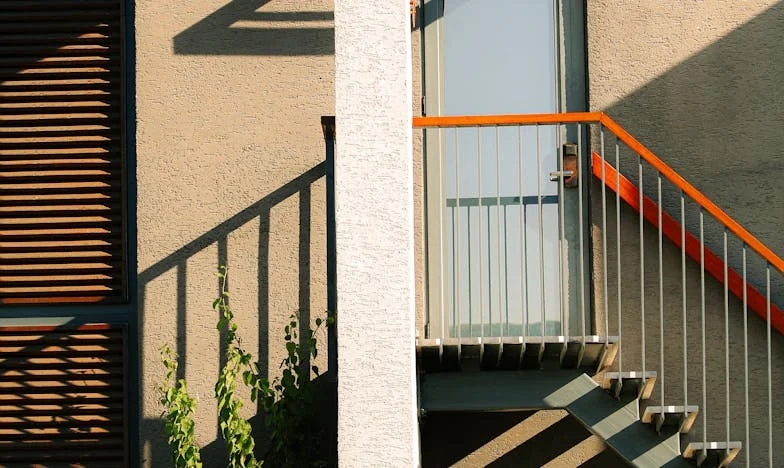 Amikor a könnyek erővé válnak: Egy magyar asszony harca a tiszteletért