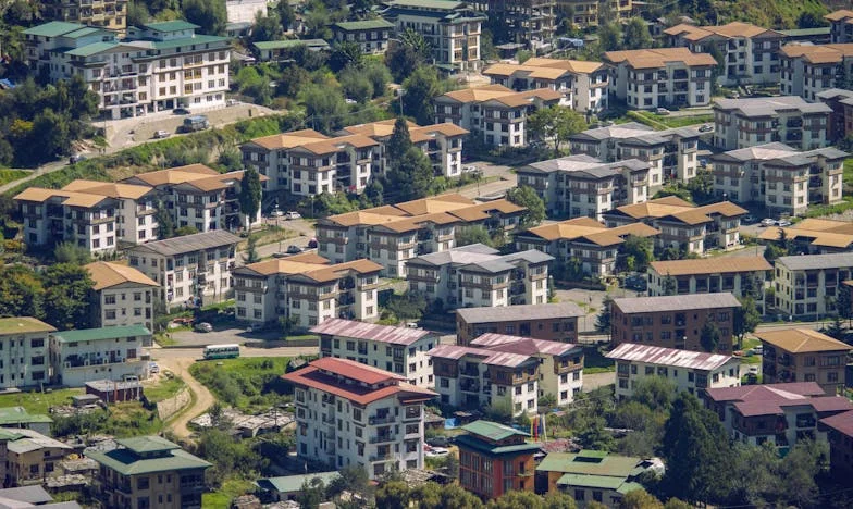 „Egy idegen faluban, negyven felett: hogyan kezdtem új életet, miután a férjem gyerekei kidobtak a saját otthonomból”