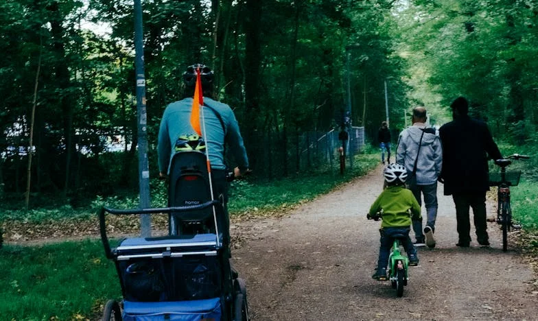 Minden az övé lett, nekem csak egy doboz régi kép maradt: Egy elveszett testvér története