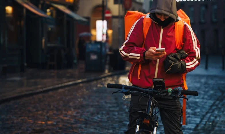 Anyósom Árnyékában: Egy Családi Harc a Szeretetért és Méltóságért