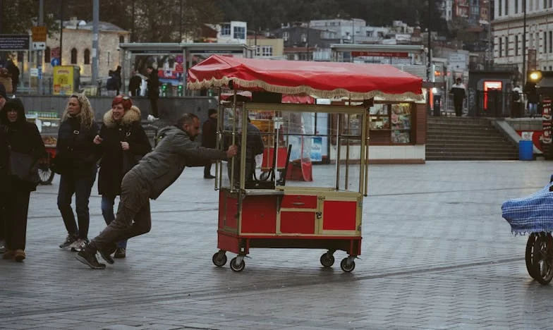 Zárak mögött: Egy magyar család széthullása anyósom álmai miatt