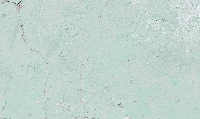 Hetvenen túl is van szerelem: Egy váratlan érzés és egy titok árnyékában