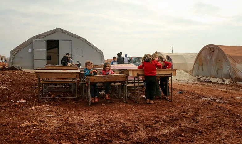 „Péter, elmentem Balatonra. A gyerekek anyunál vannak. Kérlek, bocsáss meg, és próbáld megérteni.” – Egy kimerült anya vallomása