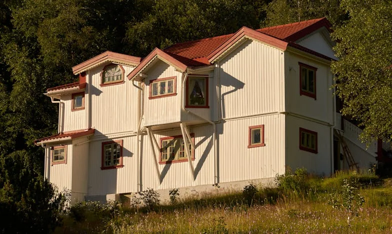 Az éjszaka árnyékában: Amikor a sógornőm gyerekeivel megjelent az ajtómban – egy történet árulásról, családi sebekről és nehéz döntésekről