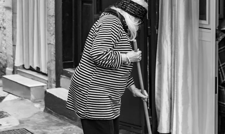 Váratlan vendég: Egy fedél alatt az árnyékokkal