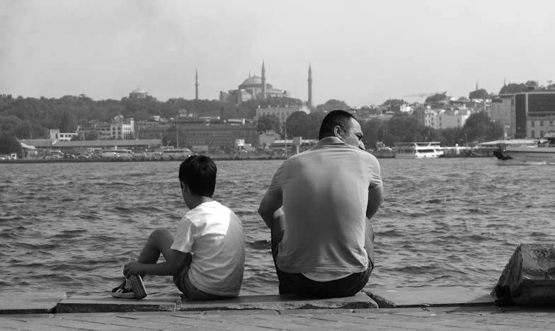 Entre Dois Fogos: Quando a Família do Meu Marido se Torna Meu Maior Inimigo