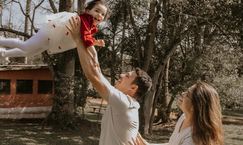 Minha filha me confiou seu filho durante a internação: segredos de família que mudaram tudo