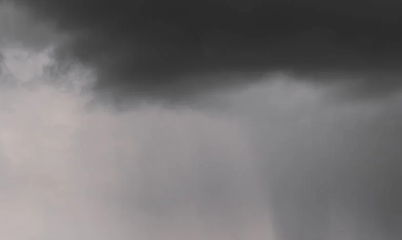 Só Mãe — Amor Sem Direitos Nem Tempo