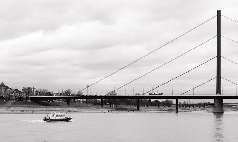 O meu irmão Tiago e eu: A história de uma pequena mão que muda o mundo