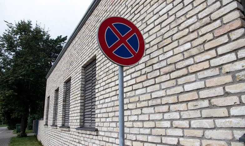 Odkryłam pampersy w plecaku mojego 15-letniego syna – śledziłam go i odkryłam prawdę, która zmieniła wszystko