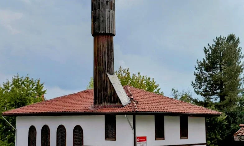 „Czy muszę na starość zostać bez dachu nad głową?”: Synowa nalega na sprzedaż mojego mieszkania na dom dla syna – historia Marii z Torunia