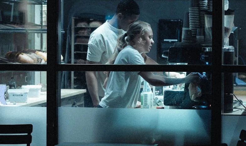 Codzienny gość, który pożerał nie tylko jedzenie – historia o teściu, który zniszczył naszą codzienność