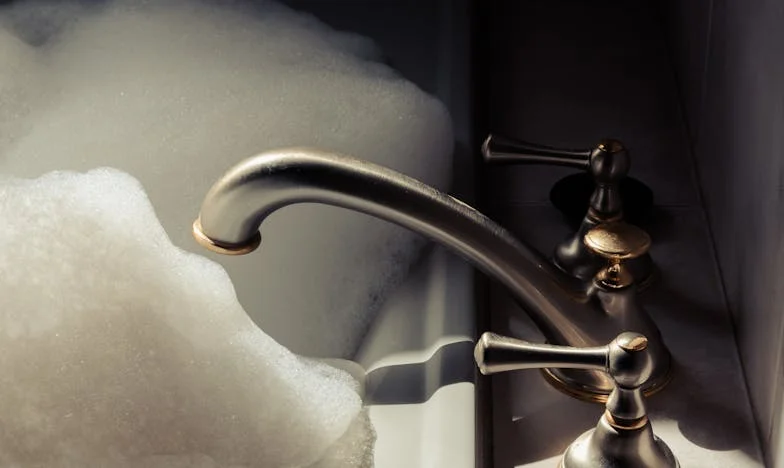 Mąż żąda, żebym wyrzuciła mamę z jej własnego domu. Czy naprawdę muszę wybierać między rodziną a miłością?