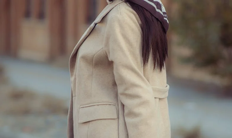 Między dwoma światami: Historia jednej decyzji