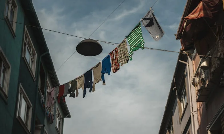 W cieniu goryczy: Dlaczego zdecydowałam się pomóc teściowej, która przez lata mnie odrzucała