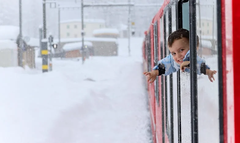 Cienie miłości: Jak przełamałam rodzinne faworyzowanie na weselu mojej siostry Eli