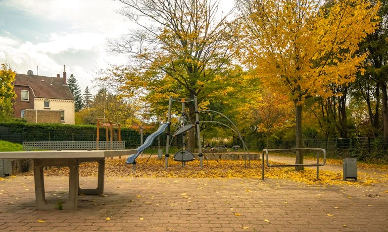 Kiedy wróciłam do domu, w moim łóżku spał obcy: Opowieść z warszawskiego blokowiska