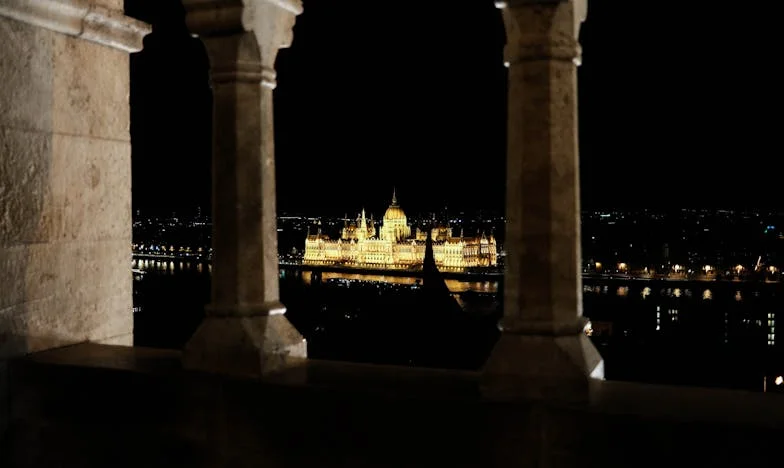 Kwiaty pod Drzwiami: Jak Jeden Gest Wystawił Moje Małżeństwo na Próbę