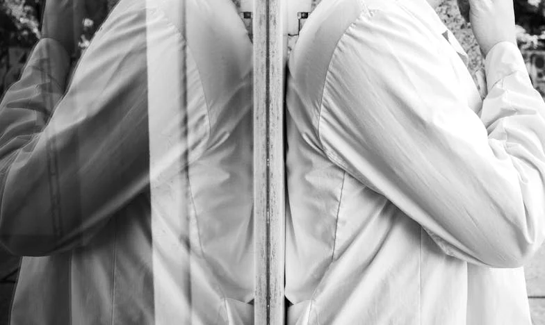 Między obowiązkiem a własnym szczęściem: Jak zostałam wrogiem mojej teściowej, bo odmówiłam przyjęcia szwagra pod nasz dach