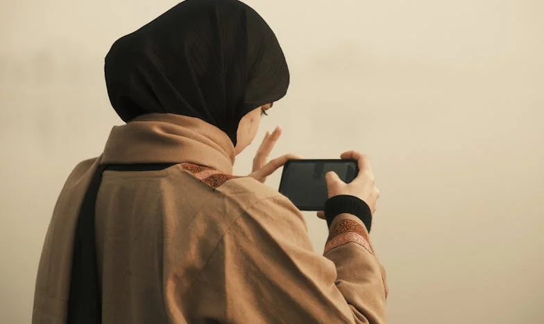 Oddałam dom wnukowi, a moja córka zerwała ze mną kontakt. Czy naprawdę zasłużyłam na cztery miesiące ciszy?