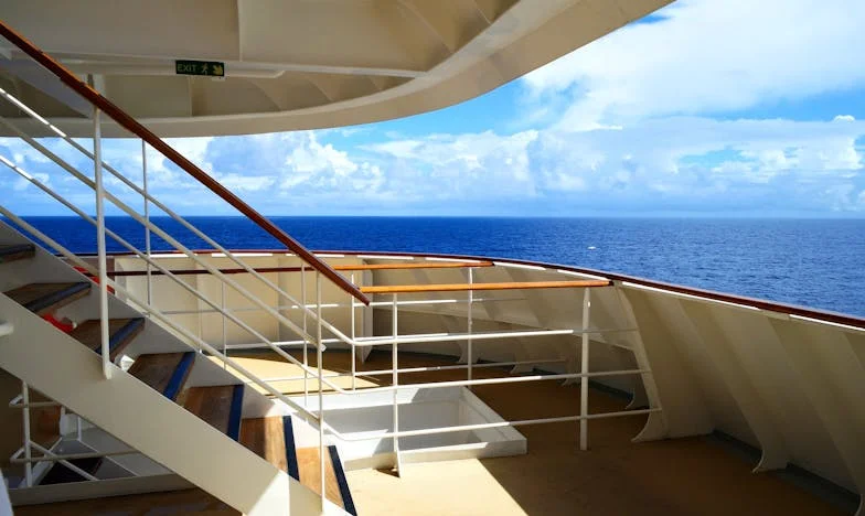 Uciekłam do pracy przed własnym mężem. Czy odważę się w końcu żyć dla siebie?