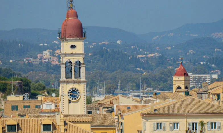 Wyjechałem do pracy za granicę, by ratować rodzinę. Po powrocie nie poznałem własnego domu...