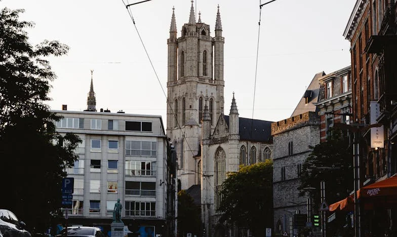 Czy jestem tylko bankomatem? – Moja walka o szacunek i miłość w rodzinie, którą utrzymywałam przez lata