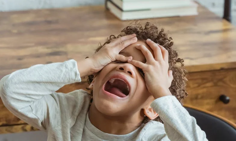 "Czy naprawdę jestem złą teściową? Moja synowa zarzuciła mi, że źle opiekuję się wnukiem – nie wiem, co robić"