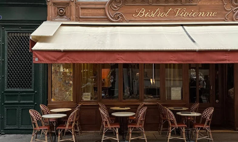 Między Dwoma Sercami: Gdy Rodzinna Tradycja Rani Dziecko