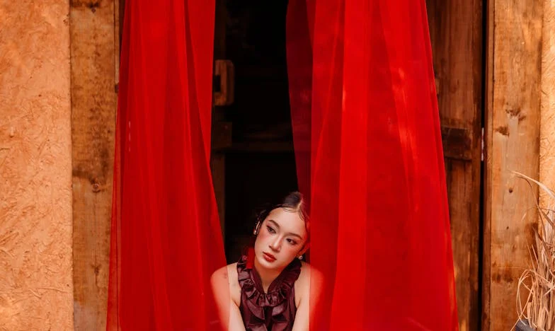 „Moja dorosła córka nie daje mi prywatności – czy mam prawo do własnego szczęścia?”