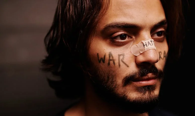 „Pięć lat temu pożyczyliśmy teściom dużą sumę. Dziś mąż mówi: ‘Darujmy im ten dług’ – a ja nie mogę się z tym pogodzić”