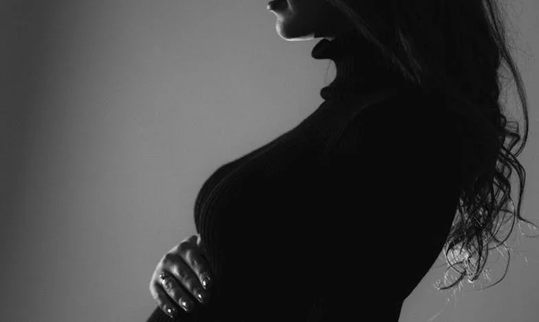 Przyjęłam kuzyna pod swój dach – teraz czuję się jak intruz we własnym domu. Czy dobro naprawdę wraca?