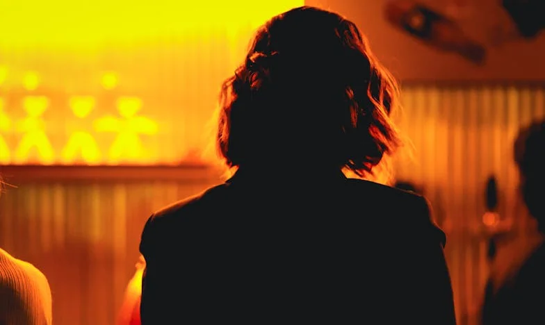 W cieniu nocy: Gdy moja szwagierka z dziećmi zapukała do drzwi – historia o rodzinnych ranach, zdradzie i odwadze