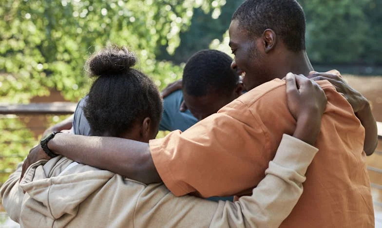 Wyrzucona z własnego życia: "Nie jesteś matką, jesteś przekleństwem" – Moja walka o syna i powrót z ciemności