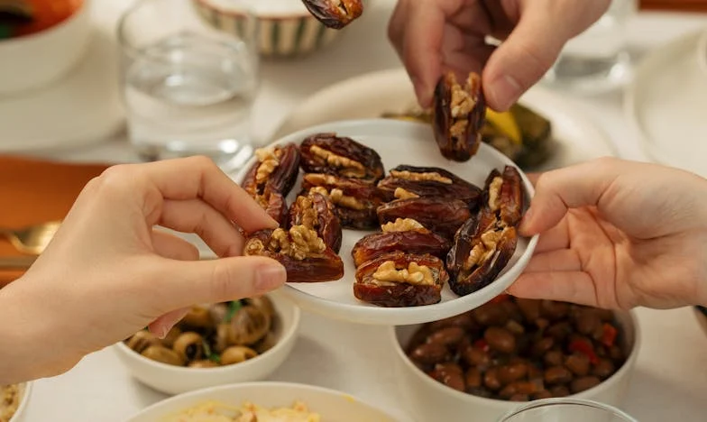 Dar, który zmienił dwa życia: Opowieść o odwadze i człowieczeństwie