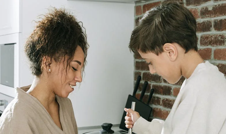 Między Dwojgiem: Matczyna Walka o Syna – Czy Moja Miłość Przekroczyła Granicę?