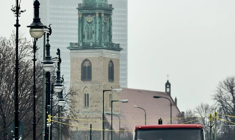 „Nie przyjadę? Przecież to mój dom!” — a w kuchni stał obcy mężczyzna z moimi ogórkami