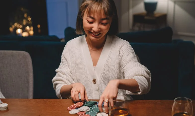 Niechciani goście w rodzinnym domu: Opowieść o walce o niezależność