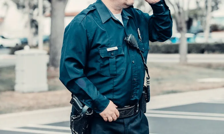 Cień Przeszłości: Opowieść z Opuszczonego Domu