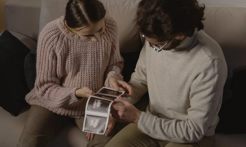 Kiedy żałoba wprowadza się do domu: Miłość, strata i granice pod jednym dachem