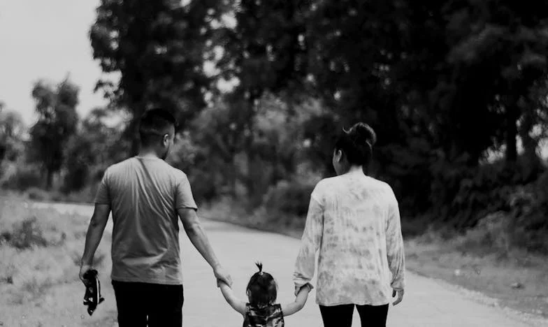 Łzy matki: Kiedy między synem a teściową nie ma granic