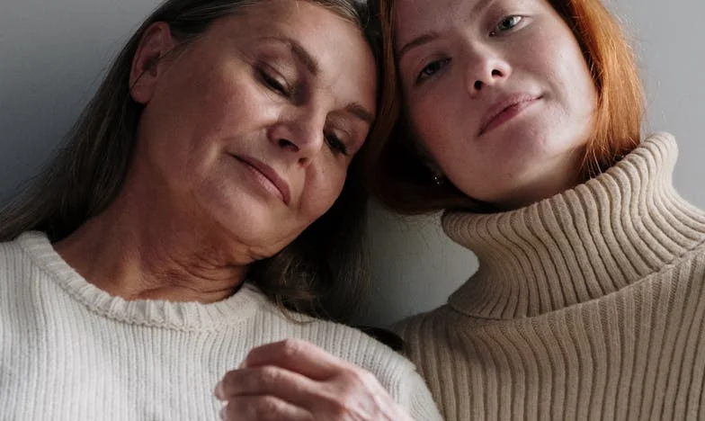 Między ciszą a krzykiem – historia o rodzinnych tajemnicach i przebaczeniu