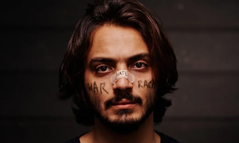 Moja najlepsza przyjaciółka wyszła za mojego byłego męża i zostawiła mnie, gdy najbardziej jej potrzebowałam – historia zdrady i samotności